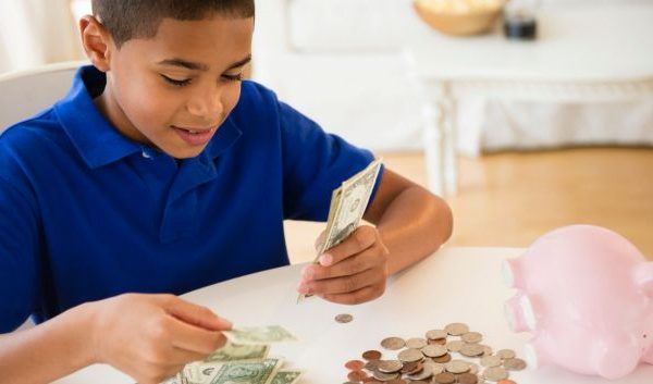 5 dicas para ensinar os seus filhos a lidar com o dinheiro