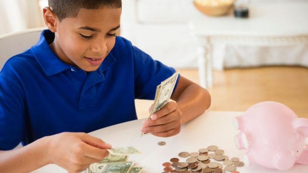 5 dicas para ensinar os seus filhos a lidar com o dinheiro