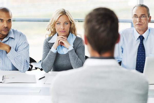 Conheça 8 erros a evitar numa entrevista de emprego